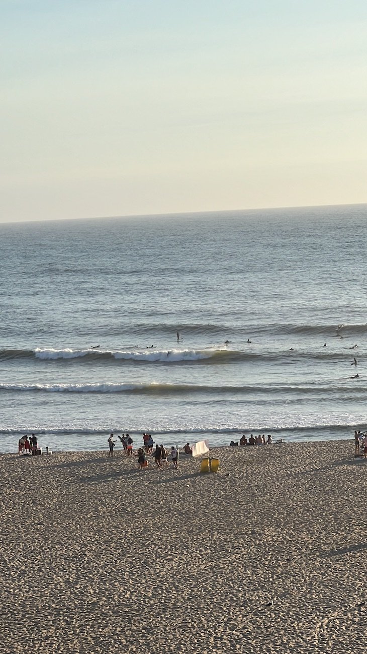 Surfistas em Espinho - Portugal © Viaje Comigo