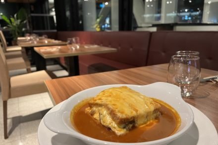 Francesinha da Clérigos Cervejaria - Porto © Viaje Comigo