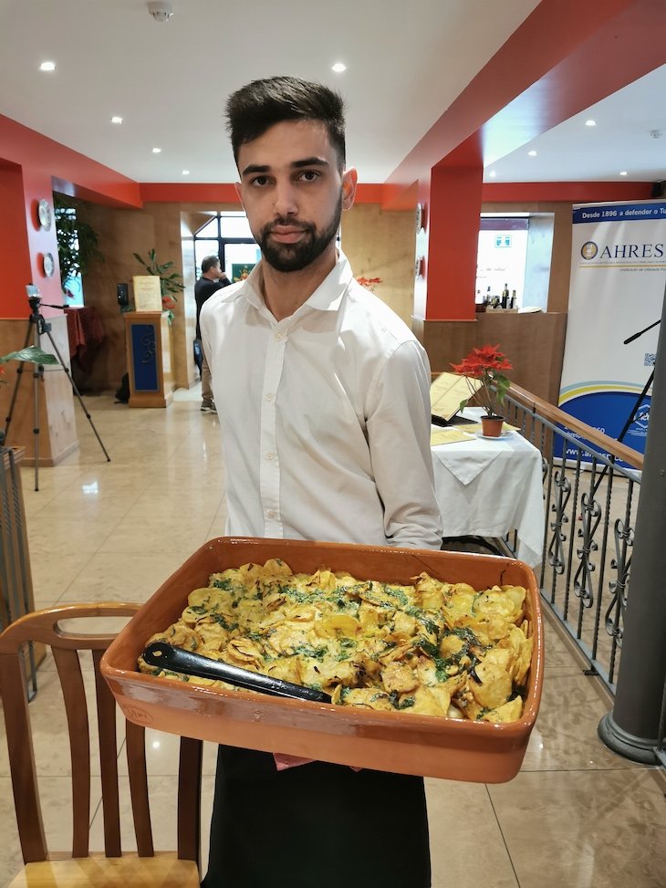 Receita Bacalhau à Coimbra nos restaurantes da cidade