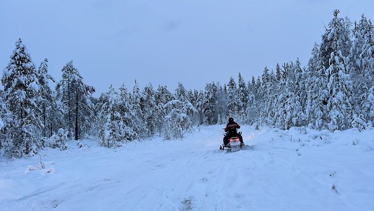 Snowmobile - Arctic Lifestyle -Lapónia - Finlândia © Viaje Comigo