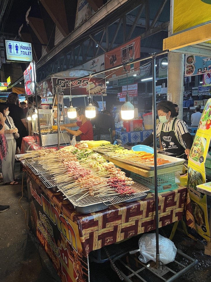 Mercado noturno de Chiang Mai - Tailandia © Viaje Comigo