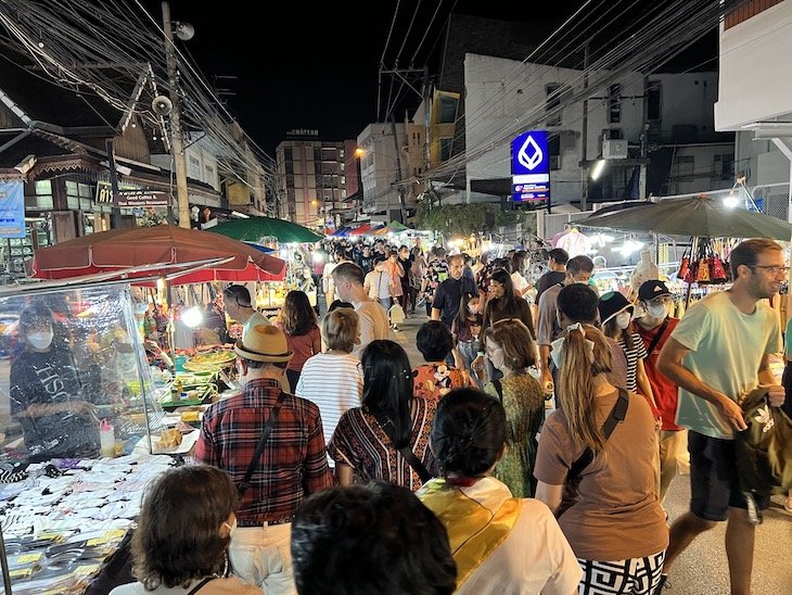 Mercado noturno de Chiang Mai - Tailandia © Viaje Comigo