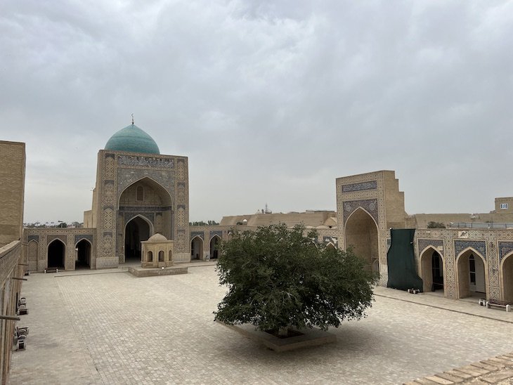 Mesquita Kalyan - Bucara - Uzbequistao © Viaje Comigo