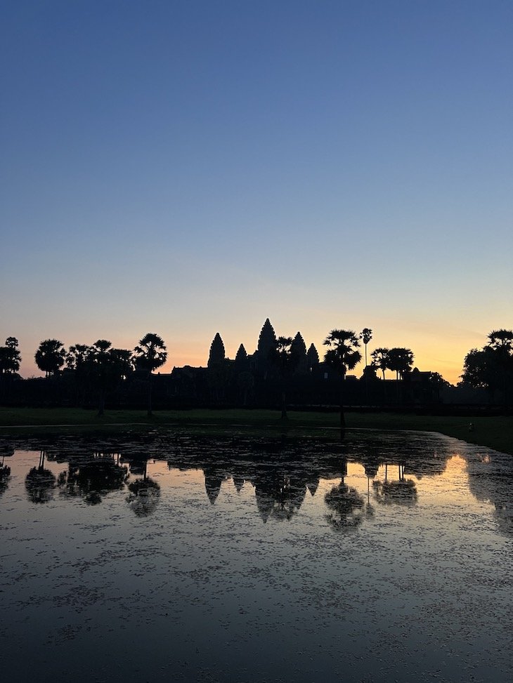 Nascer do sol em Angkor Wat - Siem Reap - Camboja © Viaje Comigo