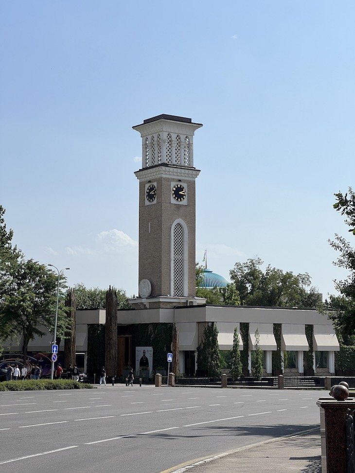 Torre do Relógio - Tashkent - Uzbequistao © Viaje Comigo