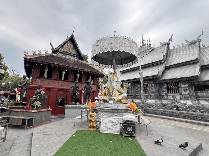 Templo de Prata - Wat Srisuphan - Chiang Mai - Tailândia © Viaje Comigo