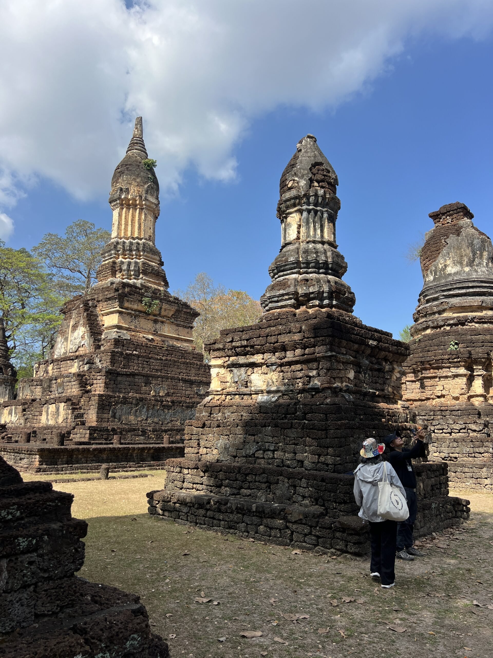Wat Chedi Jet Thaew - Sukhothai. - Tailandia © Viaje Comigo