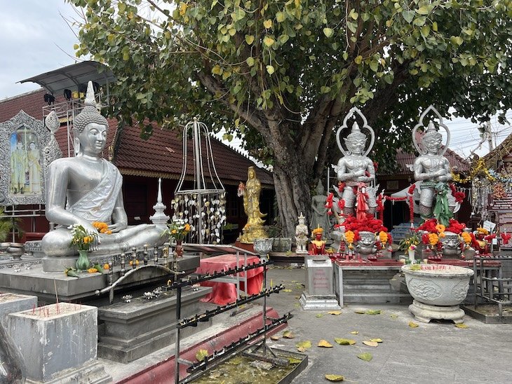 Templo de Prata - Wat Srisuphan - Chiang Mai - Tailândia © Viaje Comigo