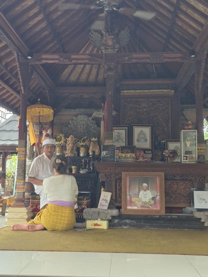 Susana Ribeiro em Ketut Liyer - Ubud -Indonesia © Viaje Comigo