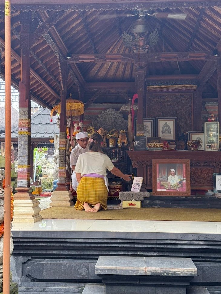Susana Ribeiro em Ketut Liyer - Ubud -Indonesia © Viaje Comigo