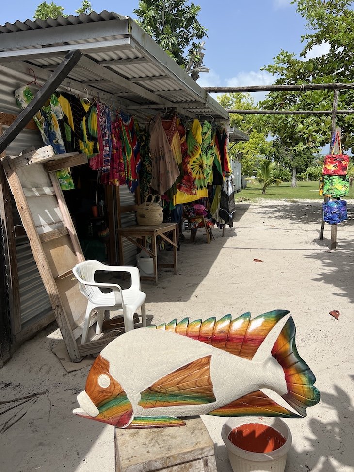 Artesanato em Wavz Beach Club - Seven Mile Beach -Negril - Jamaica © Viaje Comigo