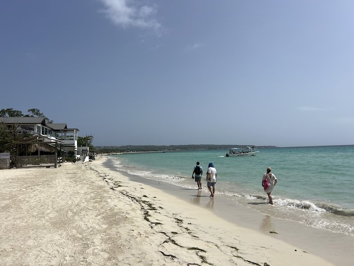 Artesanato em Wavz Beach Club - Seven Mile Beach -Negril - Jamaica © Viaje Comigo