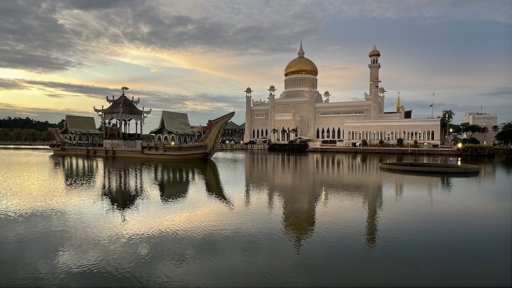Mesquita Omar Ali Saifuddien - Bandar Seri Begawan - Brunei © Viaje Comigo