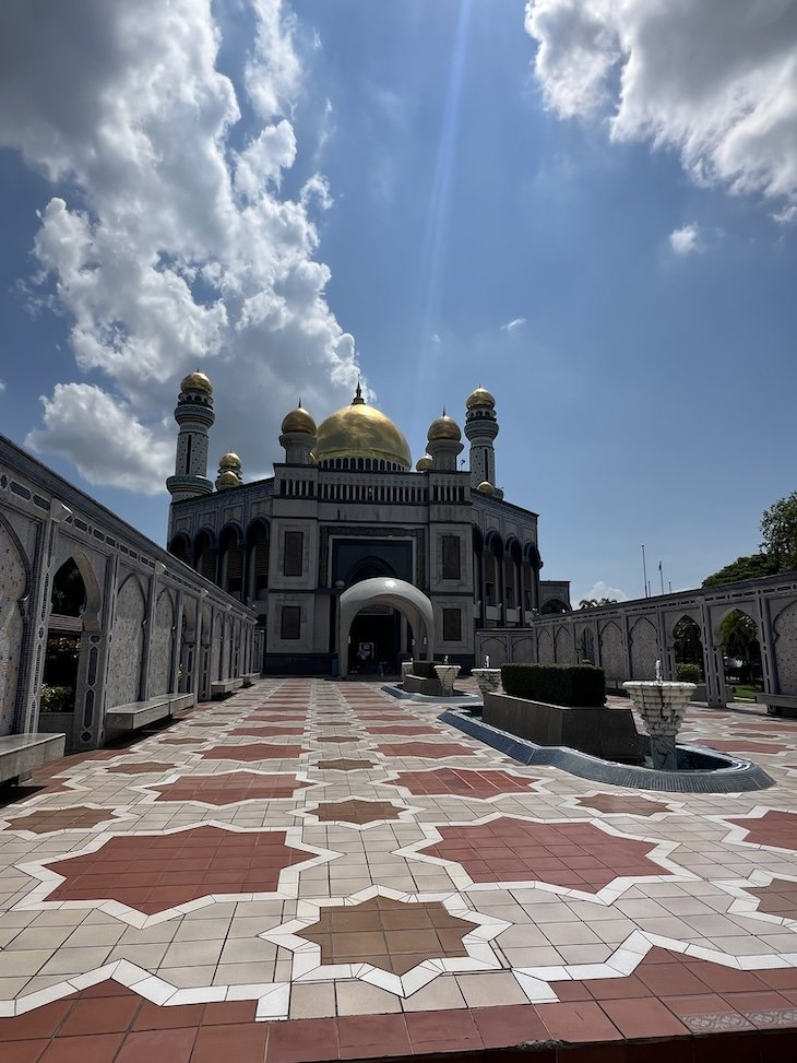 Jame'Asr Hassanil Bolkiah Mosque - Bandar Seri Begawan - Brunei © Viaje Comigo