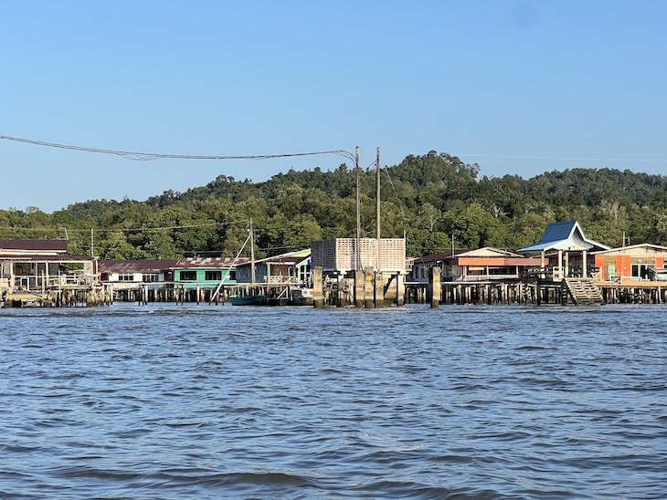 Kampong Ayer - Passeio de barco Bandar Seri Begawan, Brunei © Viaje Comigo