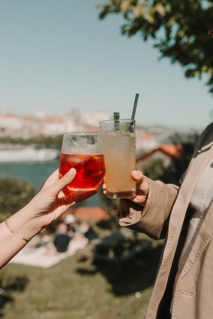 Churchill’s: Lodge Pops com petiscos de autor, vinho e música em Gaia