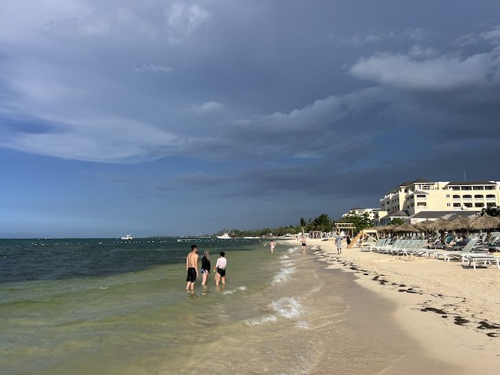 Praia do Iberostar Selection Rose Hall Suites - Montego Bay - Jamaica © Viaje Comigo