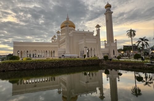 Mesquita Omar Ali Saifuddien - Bandar Seri Begawan - Brunei © Viaje Comigo