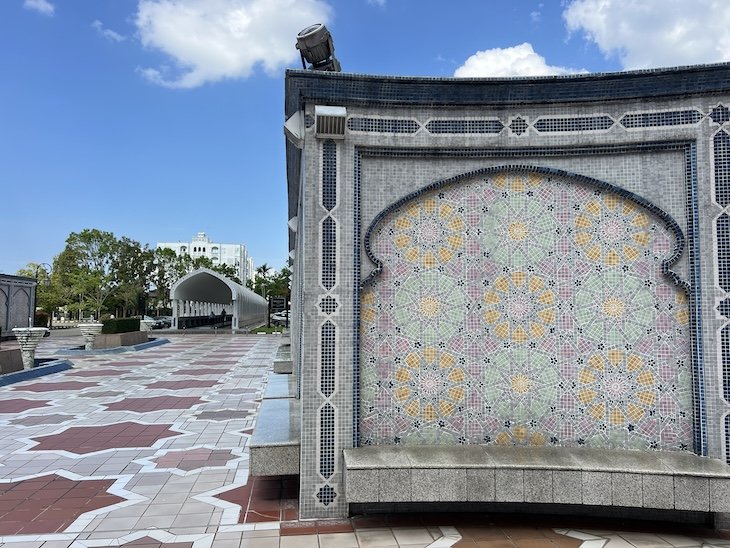 Jame'Asr Hassanil Bolkiah Mosque - Bandar Seri Begawan - Brunei © Viaje Comigo