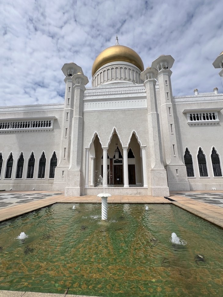 Mesquita Omar Ali Saifuddien - Bandar Seri Begawan - Brunei © Viaje Comigo