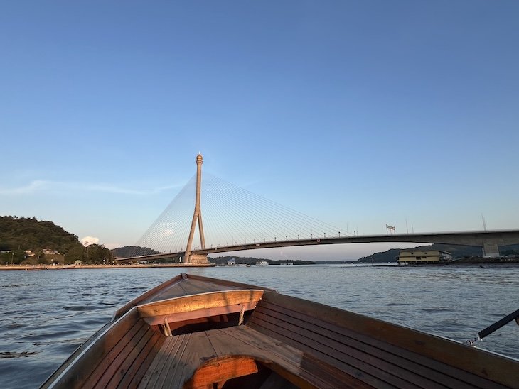 Passeio de barco - Bandar Seri Begawan, Brunei © Viaje Comigo