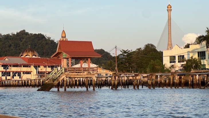 Kampong Ayer - Passeio de barco - Bandar Seri Begawan - Brunei © Viaje Comigo