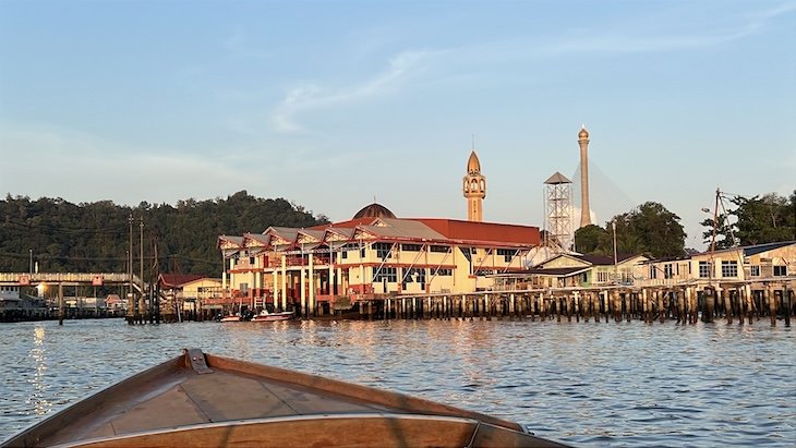 Kampong Ayer - Passeio de barco - Bandar Seri Begawan - Brunei © Viaje Comigo