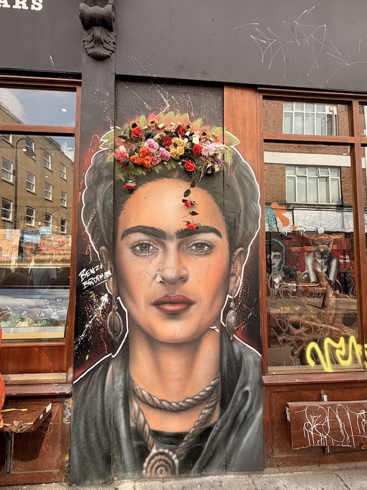 Frida em Brick Lane - Londres © Viaje Comigo