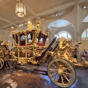 Gold State Coach - Coronation - Royal Mews - Estabulo ou Cavalaricas Reais - Londres © Viaje Comigo