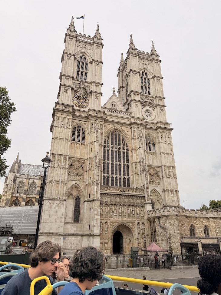 Westminster Abbey - Rota Vermelha do The Original London - Bus Hop On Hop Off © Viaje Comigo