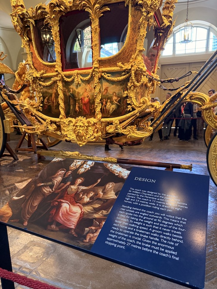 Gold State Coach - Coronation - Royal Mews - Estabulo ou Cavalaricas Reais - Londres © Viaje Comigo