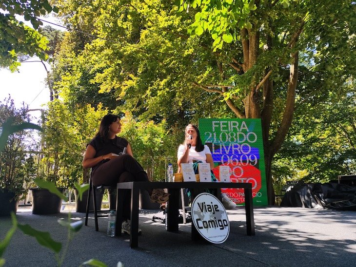 Susana Ribeiro e Diana Nunes - Apresentação do Viajar Sozinha - na Feira do Livro do Porto 2026 © Viaje Comigo